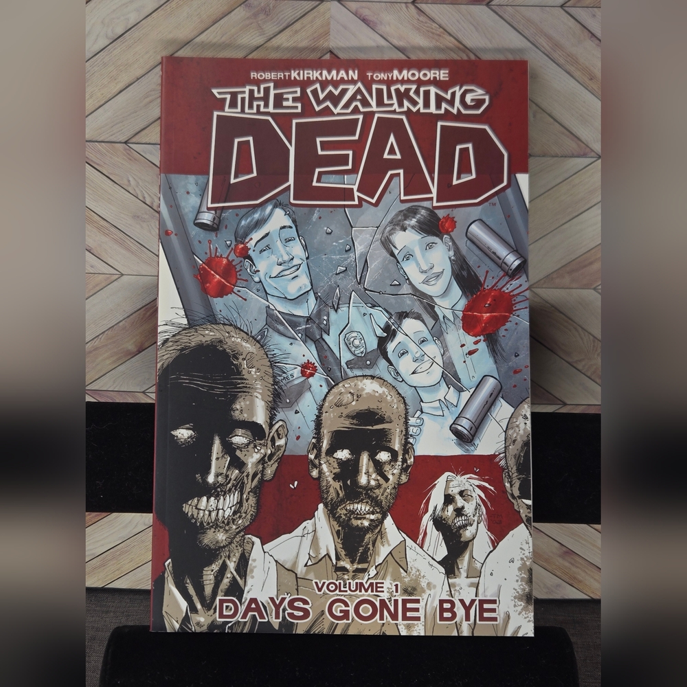 The Walking Dead Book One - Days Gone Bye (Hardcover, 2013) Image Comics